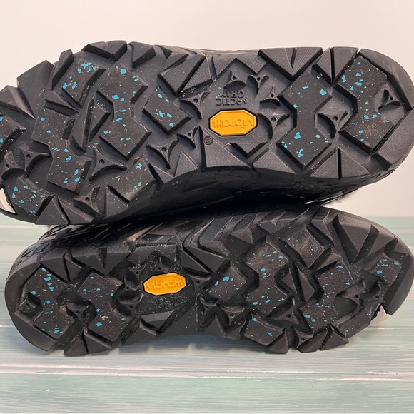 Merrell Weatherproof Leather Boots - Picture 12 of 14